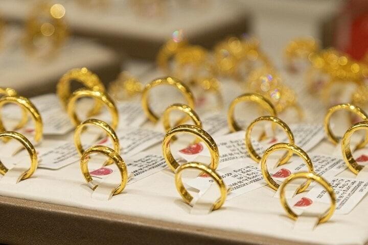 Giá vàng SJC về thấp nhất 6 tuần, nhưng người mua vẫn chưa hết rủi ro